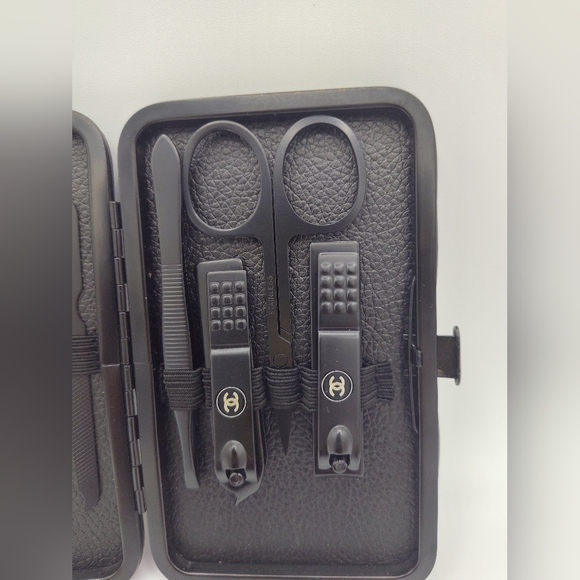 CHANEL Beauté Grooming Manicure Travel Set Black Stainless Steel Tools Case - Picture 4 of 7